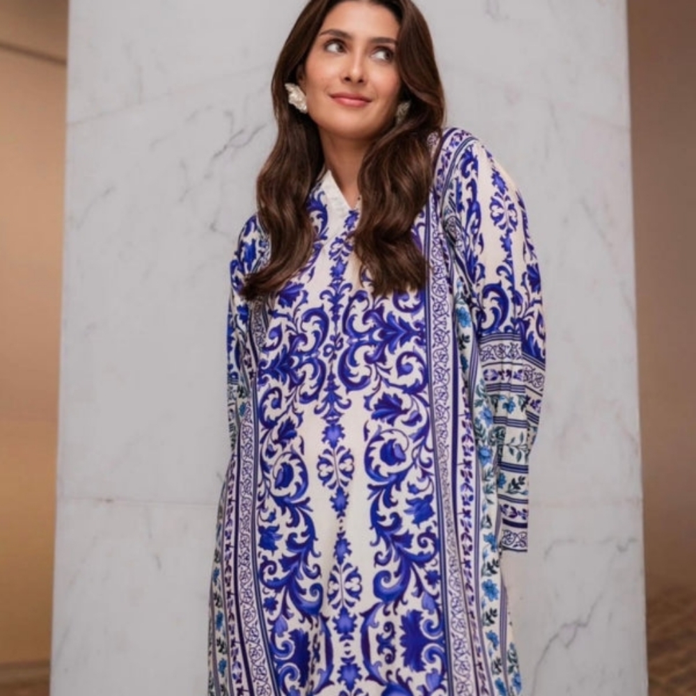 Long Sleeve Blue & Cream Printed Maxi Dress - Picture 2 of 5